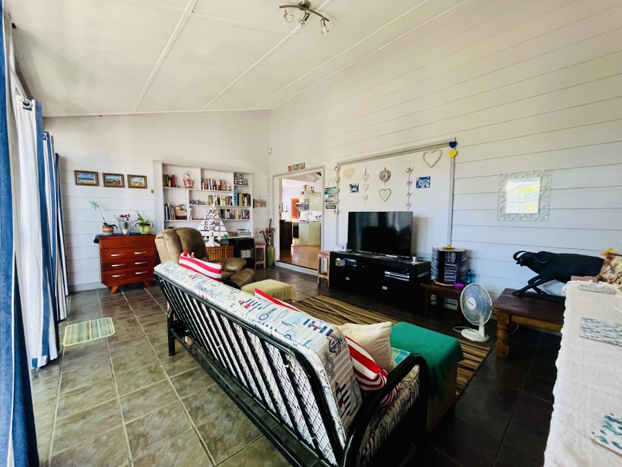 4 Bedroom Property for Sale in Sandbaai Western Cape
